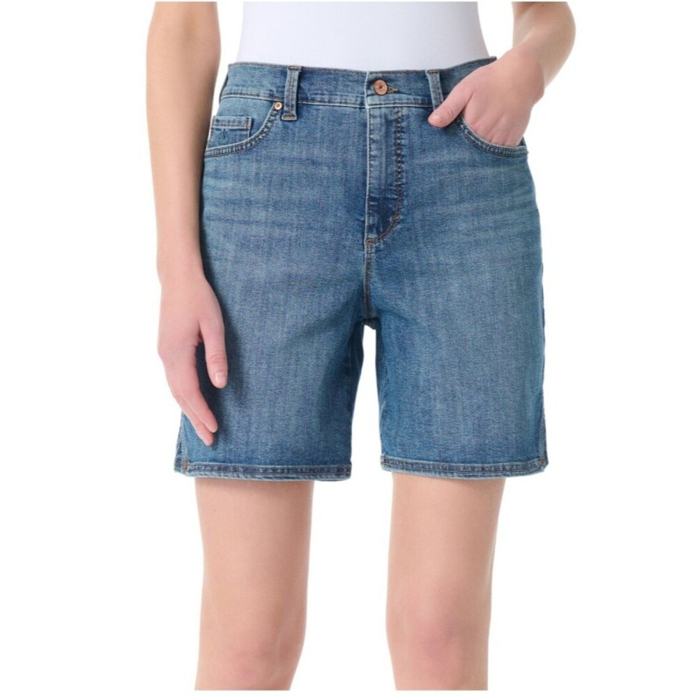 NWT! Women's Gloria Vanderbilt Amanda Shorts w/ All Around Slimming Effect, 4